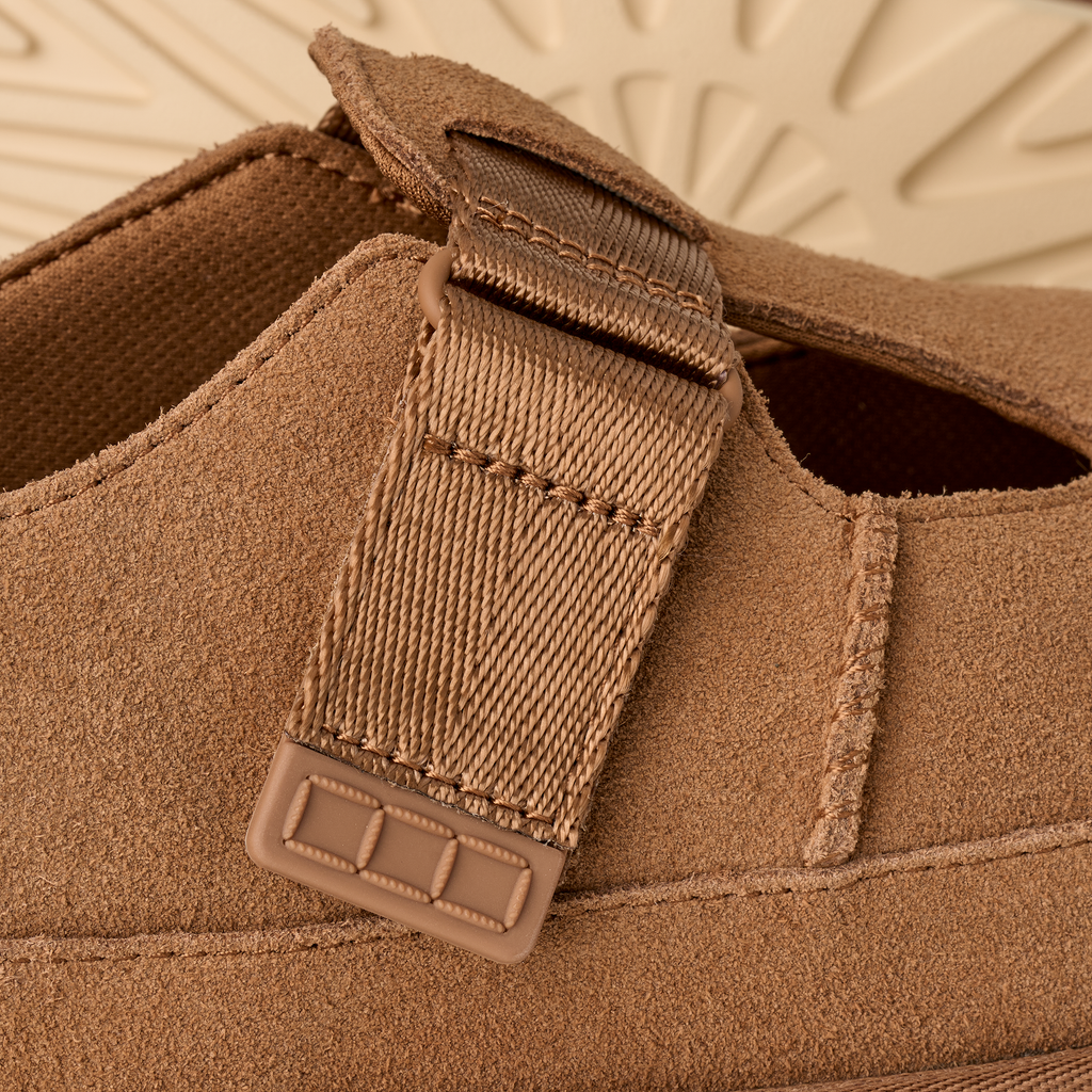 UGG Women's  Goldenstar Mary Jane in Chestnut