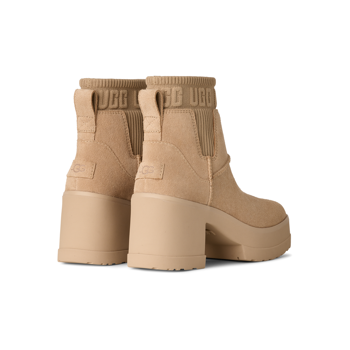 UGG Women's Moxy Chelsea in Sand