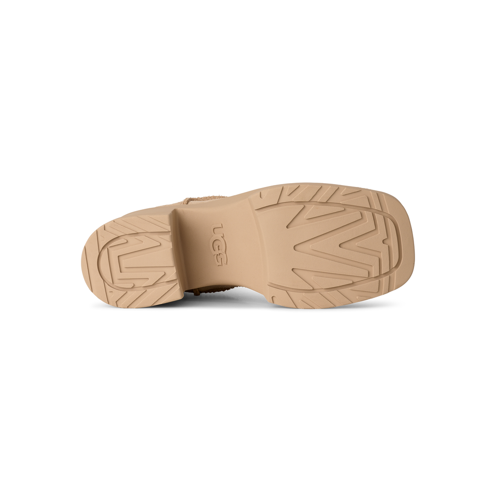 UGG Women's Moxy Chelsea in Sand