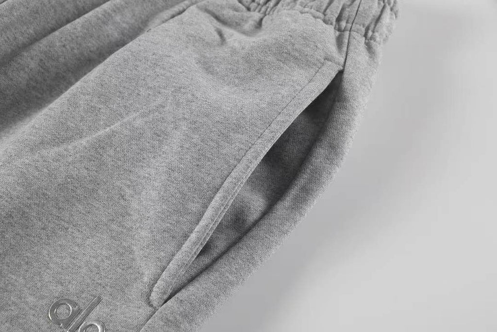 alo Small Logo Crewneck Sweatshirt & Sweatpants Matching Set