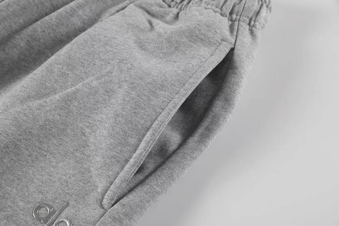 alo Small Logo Crewneck Sweatshirt & Sweatpants Matching Set