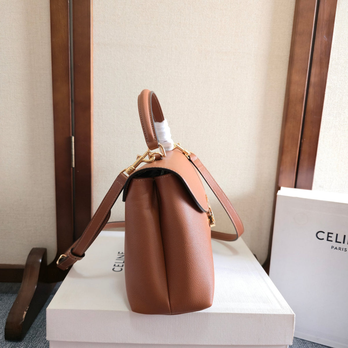 CELINE 25S MEDIUM NINO BAG 25MM IN TAN BROWN CALFSKIN GOLD HARDWARE