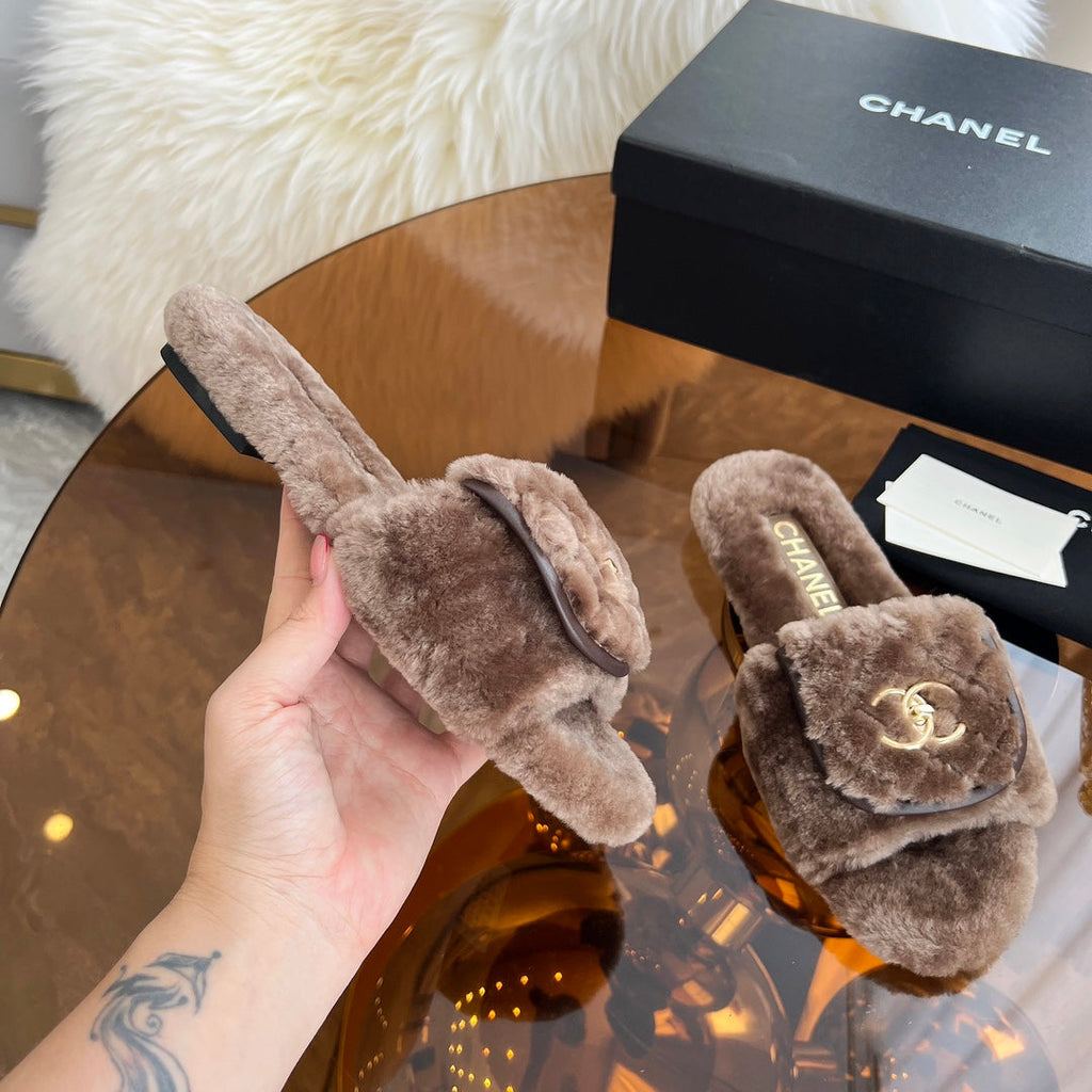 CHANEL 25S FUR SLIPPERS IN DARK BROWN LOGO GOLD HARDWRE