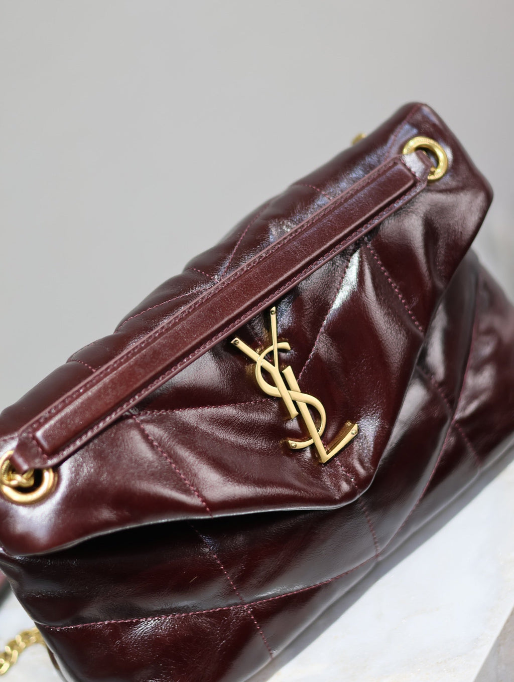 YSL 25S LOULOU PUFFER MEDIUM 29 IN DARK BURGUNDY CALFSKIN