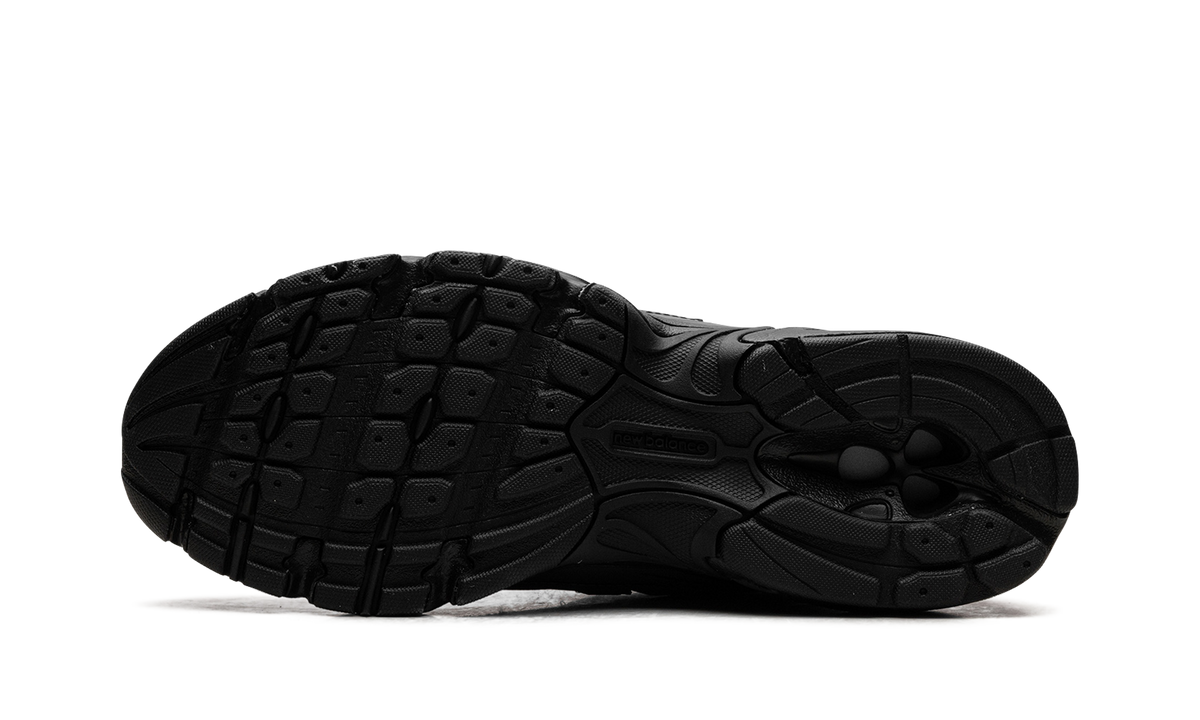 740 "Triple Black" U740BO2