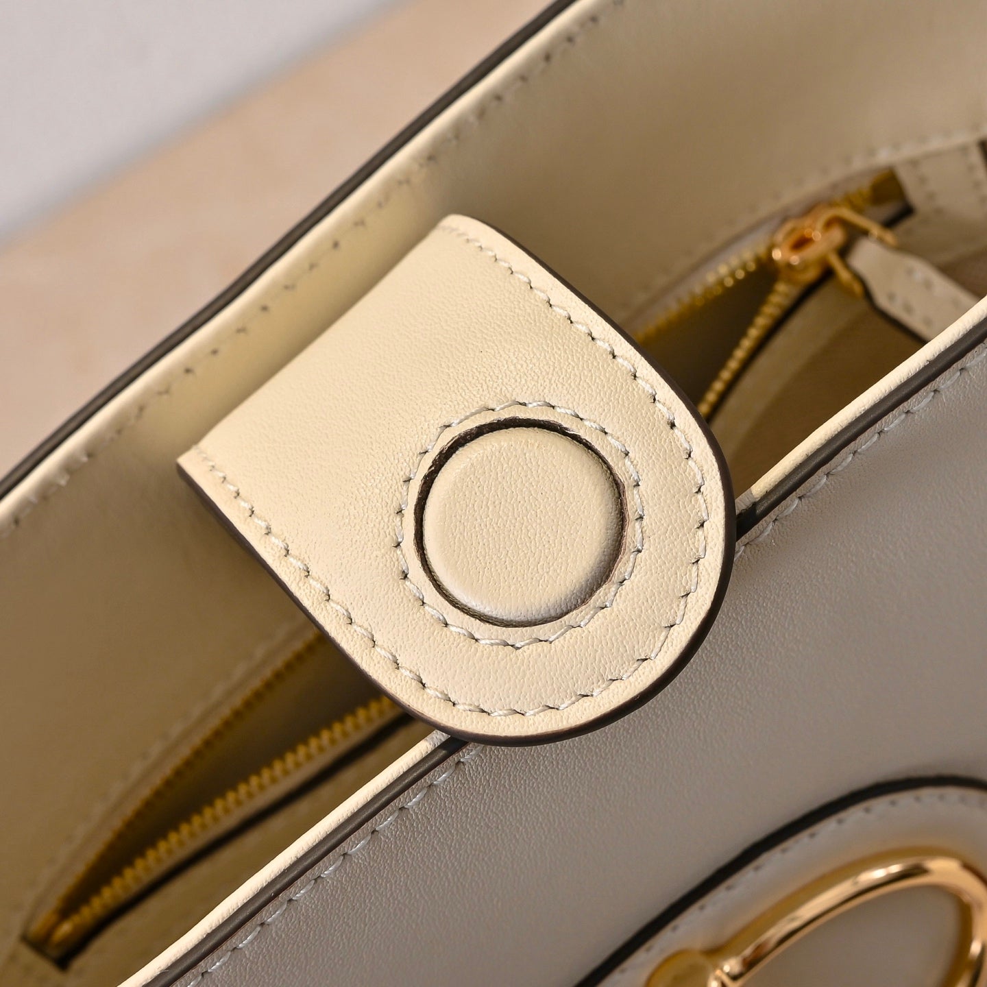 Gucci 73 Series Horsebit Bucket Bag