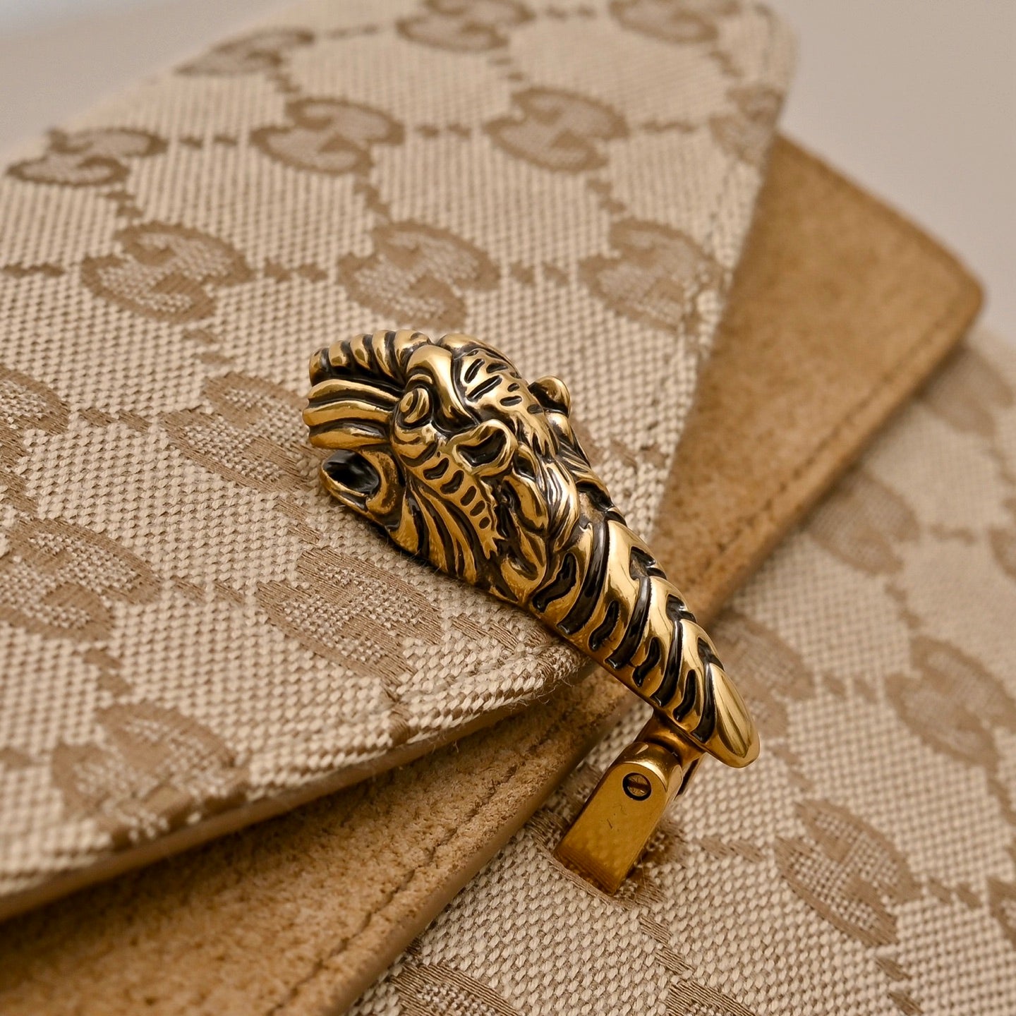 Gucci GG Dionysus Small Tiger Head Shoulder Bag