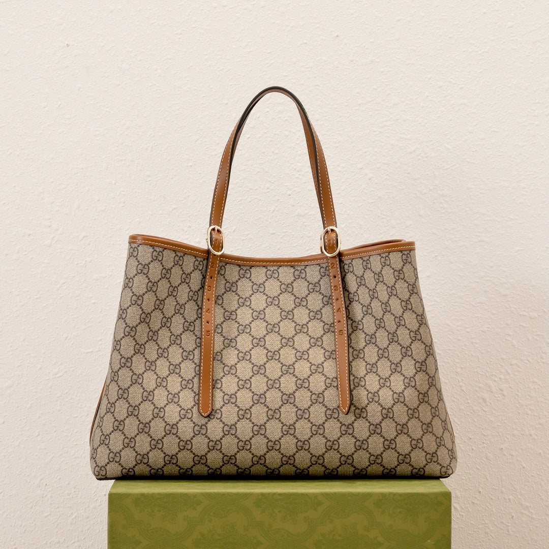 Gucci Emblem Medium Tote Bag